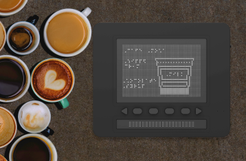 왼쪽에는 다양한 커피 종류가 그려진 이미지, 오른쪽에는 커피 만드는 방법이 그려진 닷패드 이미지